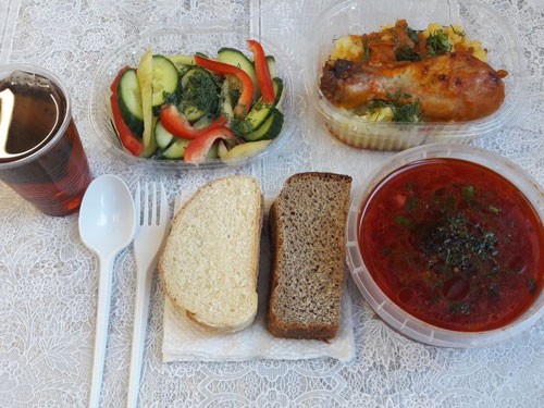 Ресторанное меню в кадре Клин